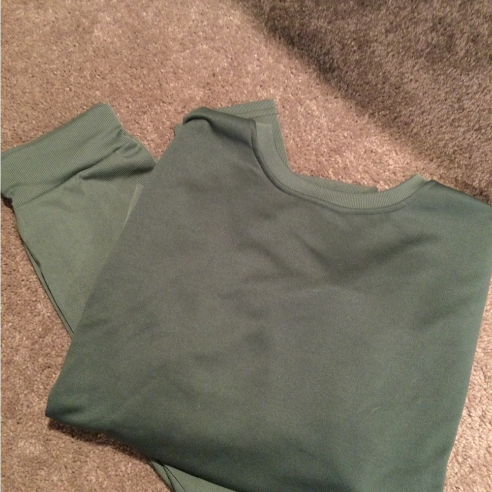SHEIN Crewneck and Legging Set